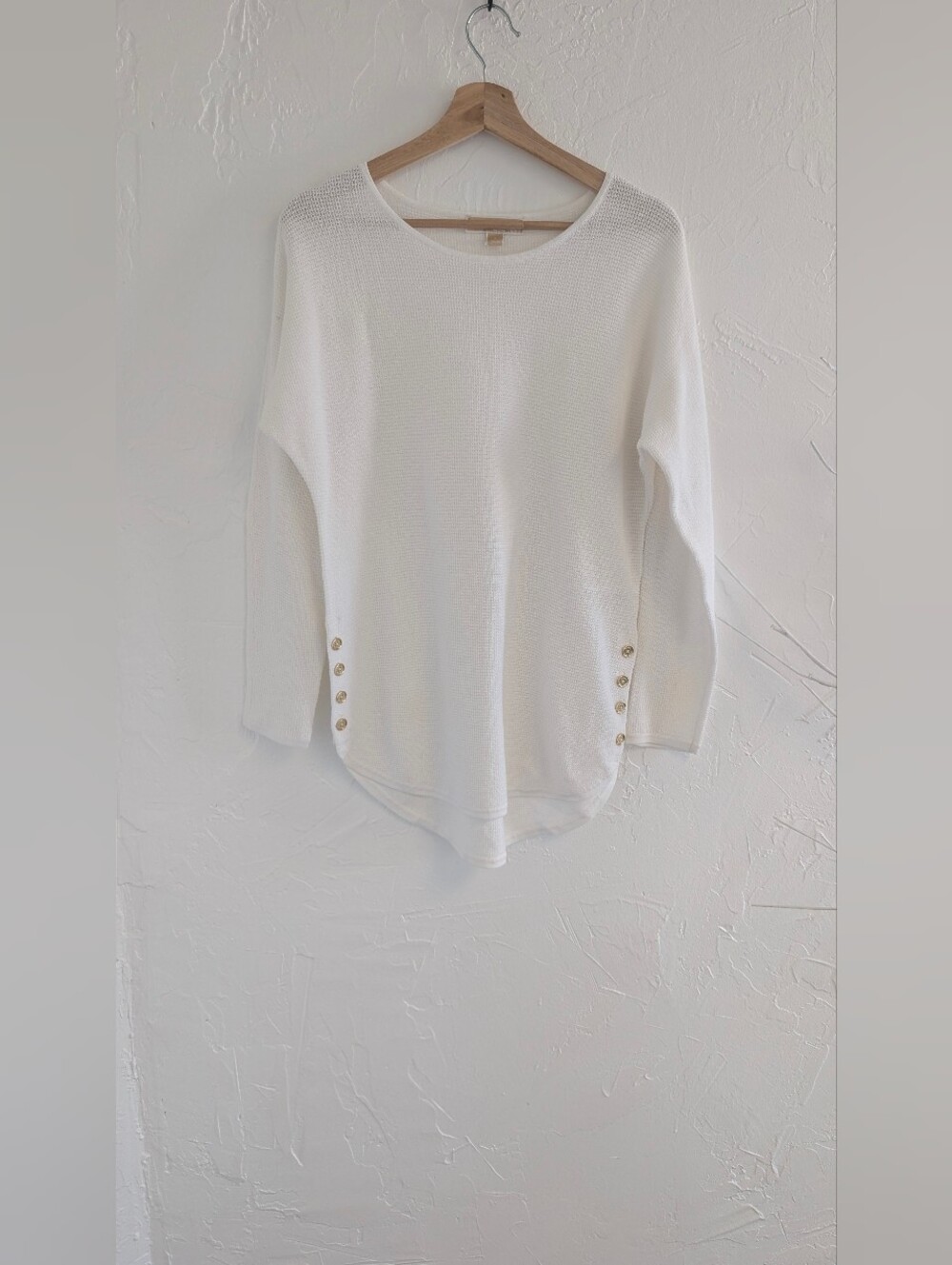 MICHAEL Michael Kors White Waffle Knit Sweater Small Gold Button High Low Hem
